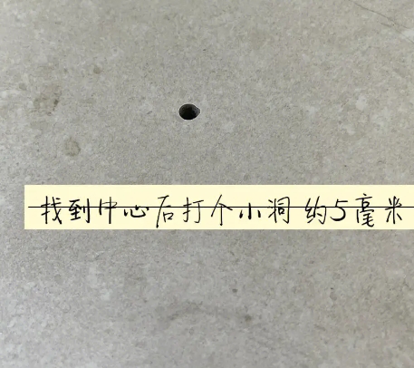 漯河市瓷砖空鼓维修公司专业解答在瓷砖铺贴过程中，如果砂料搅拌不均匀，将会带来以下问题